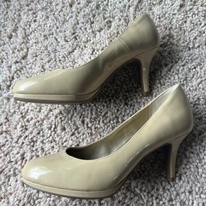 Kelly & Katie light beige heels size 7